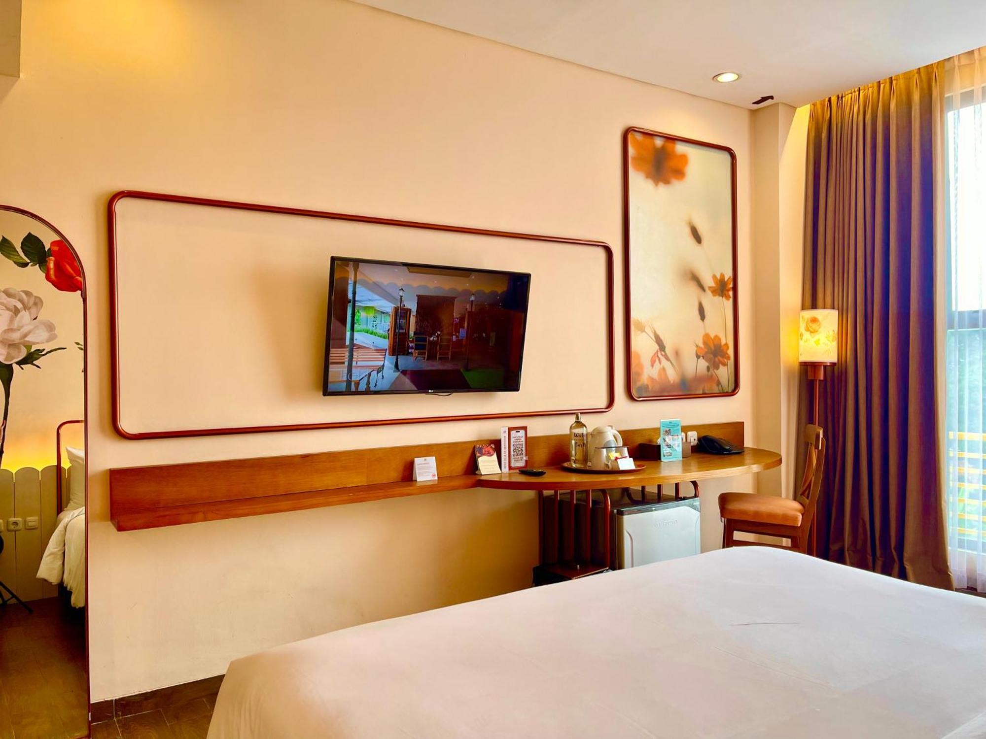 Hemangini Hotel Bandung Exterior photo