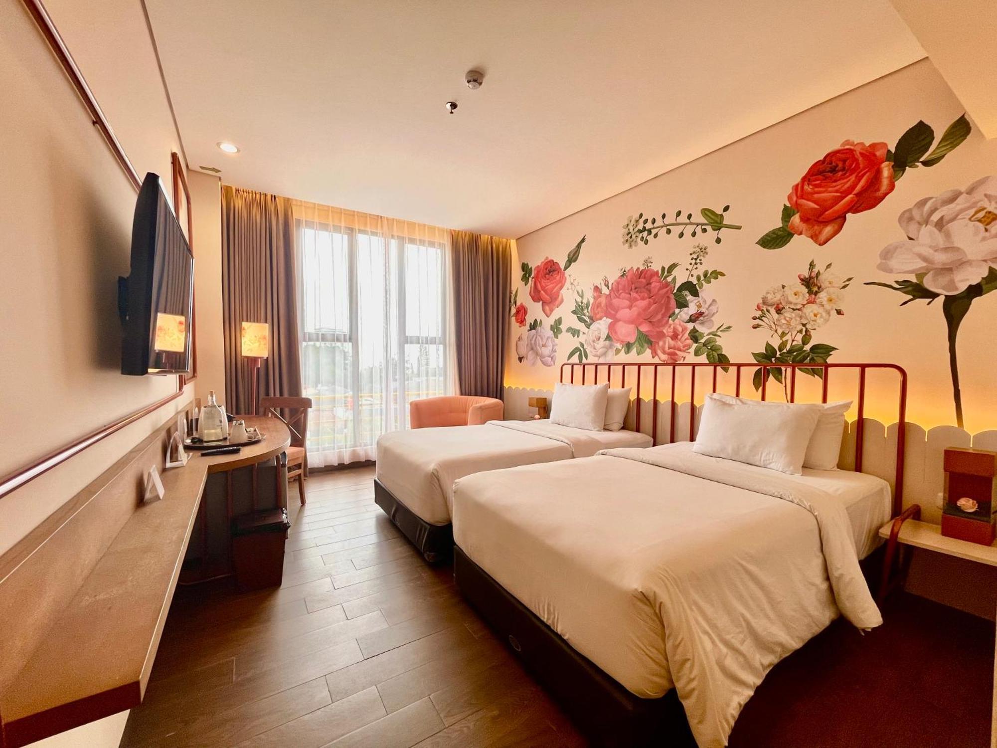 Hemangini Hotel Bandung Exterior photo